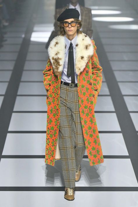 Gucci Fall 2022, Kitsch Fashion, Gucci Runway, High Fashion Men, Characters Design, Fashion Cover, Gucci Fashion, Fall 2022, Runway Collection