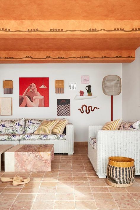 A playful sunny vibe spliced with intimations of chic resorts in exotic locations underpins the jazzy makeover of this beachside holiday home. Palm Beach Sydney, Timber Desk, Washing Walls, Ibiza Beach, Lounge Cushions, Coastal Chic, The Design Files, Eclectic Style, Residential Interior