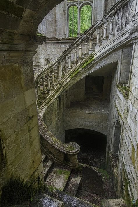 "🏰🌳 Explore the grandeur of Château de Chambord in France! This iconic Renaissance castle offers stunning architecture and picturesque grounds. 🏰🇫🇷 #ChateauDeChambord #FrenchHistory #CastleViews" Castle Grounds, Stunning Architecture, French History, Romantic Getaways, Abandoned Places, Castle, France, Architecture, Collage