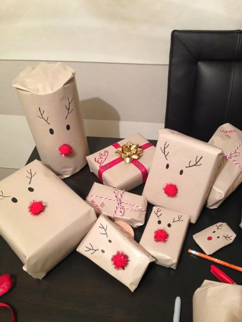 Brown Paper Wrapping, Cute Kawaii Stuff, Christmas Gift Packaging, Reindeer Gifts, Creative Gift Wraps, Gift For Mom Christmas, Christmas Gift Basket Ideas, Holiday Day, Gift Wraps