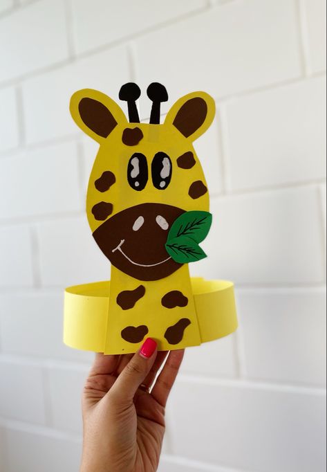 Preschool project Giraffe Craft, Zoo Animal Crafts, Giraffe Crafts, Jungle Theme Classroom, Jungle Thema, World Book Day Costumes, Book Day Costumes, Preschool Projects, Fun Classroom Activities