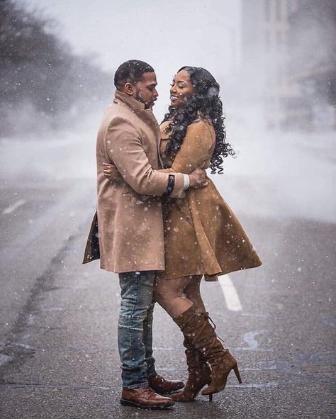 Black Couple, Couples Engagement Photos, Black Love Couples, Winter Engagement Photos, Black Couples Goals, Wedding Dress Pictures, Couple Photoshoot Poses, Matching Couple Outfits, Winter Engagement