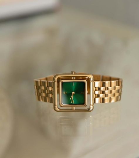 Trendy Watches Women, Emerald Watch, Pretty Watches, Neck Pieces Jewelry, Trendy Watches, Fancy Watches, Vintage Watches Women, Fancy Jewellery Designs, India Jewelry