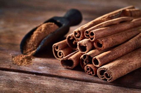 Homemade Bug Spray, بذور الشيا, Cinnamon Health Benefits, Cassia Cinnamon, Cinnamon Benefits, Ceylon Cinnamon, Bug Spray, Money Spells, Easy Money