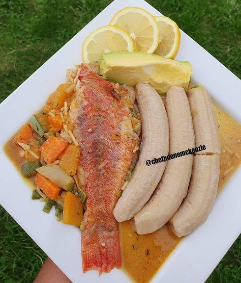 Steamed fish with boiled green bananas and avocado 😋😋😋💃 #foodtime #seafood #foodgasm #foodporn #yummy #amazing #delicious #foodie #pendy's… Boiled Green Bananas, Whole Fish Recipes, Ital Food, Jamaican Culture, Steamed Fish, Green Banana, Healthy Lifestyle Food, Jamaican Recipes, Healthy Chef