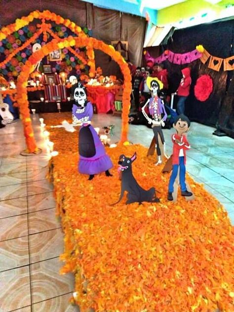 Coco Halloween Door Decorations, Coco Inspired Halloween Decorations, Dia De Los Muertos Event Ideas, Coco Themed Decorations, Coco Movie Decorations, Coco Themed Halloween Party, Coco Themed Halloween Decorations, Disney Coco Halloween Decorations, Coco Outdoor Halloween Decorations