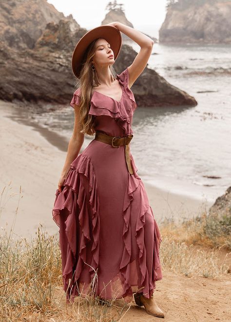 Skirt Photoshoot Ideas, Skirt Photoshoot, Boho Attire, Modest Beauty, Skirt Ruffles, Western Photoshoot, Boho Queen, Plain Jane, Summer Gathering