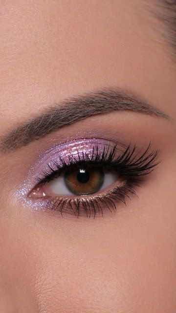 Natural Purple Makeup, Makeup Aesthetic Ideas, Purple Eyeshadow Looks, Lilac Eyeshadow, Fall Eyeshadow Looks, Tiny Paintings, Pretty Eye Makeup, Bridal Eye Makeup, Purple Eye Makeup