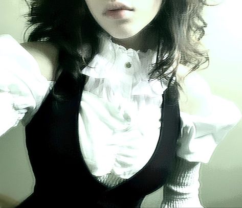 White Shirt Goth Outfit, White Goth Outfit, Goth Outfits Casual, Old Goth, Outfit With Tie, Goth Outfit Ideas, Marvel Dr, White Goth, White Shirt Outfits