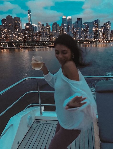 Yacht Photoshoot, Big Reputation, Yacht Aesthetic, City Life Aesthetic, Yacht Week, Yacht Party, Nyc Aesthetic, Boat Party, Luxe Life