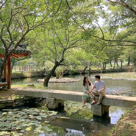 Forest Picnic, Scenery Forest, Garden Forest, Travel People, Outdoor Date, Cute Engagement Photos, Tinted Glasses, Dream Date, Feed Ig