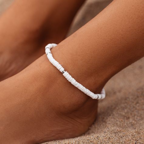 Seaside Style, Ankle Jewelry, Pura Vida Bracelets, Puka Shell, Chain Anklet, Shell Beads, Metal Charm, Ankle Bracelets, Rope Chain