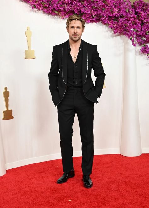 Oscars 2024: Every red carpet look from the 96th Academy Awards Androgynous Formal Wear, Ramy Youssef, John Magaro, Glamour Christmas, Colman Domingo, Wedding Guest Outfit Inspiration, Best Dressed Men, Simu Liu, Dolce And Gabbana Suits