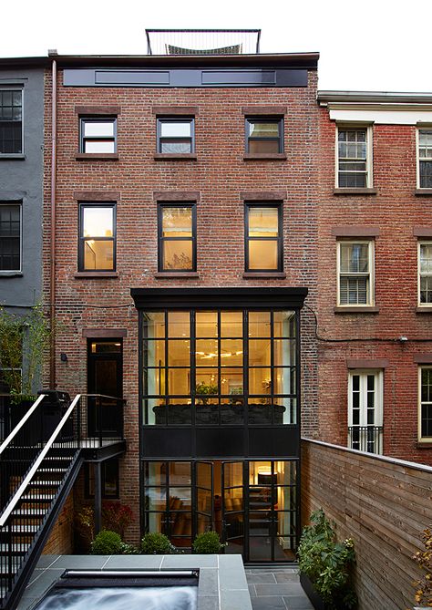 CWB Architects » BROOKLYN HEIGHTS TAILORED MODERN Brownstone Backyard, Townhouse Modern, Townhouse Renovation, Townhouse Exterior, Brick Siding, Bed Stuy, Brooklyn Brownstone, Studios Architecture, Brooklyn Heights