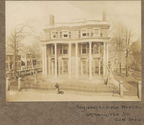 #fridayfinds The Benjamin Hoppin House (1815), architect John Holden Greene, on the corner of Westminster and Snow Streets, demolished in 1876. A unique double bow front facade, and a correspondingly-shaped fence.   The House was also home to William W. Hoppin, the 24th Governor of Rhode Island, and was known as the "bureau house" because of its unique shape.    #historichouse #architecture #demolished #losthouses #toobad #pvd #downtown #hiddenhistory Natchez Ms, Abandoned Plantations, Greek Revival Architecture, Natchez Mississippi, Southern Mansions, Jefferson Davis, Southern Architecture, Southern Plantations, Antebellum Homes