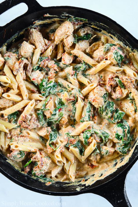 Creamy Tuscan Chicken Pasta, Cast Iron Skillet Recipes Dinner, Tuscan Pasta, Cast Iron Skillet Cooking, Cast Iron Chicken, Tuscan Chicken Pasta, Skillet Dinner Recipes, Creamy Tuscan Chicken, Iron Skillet Recipes