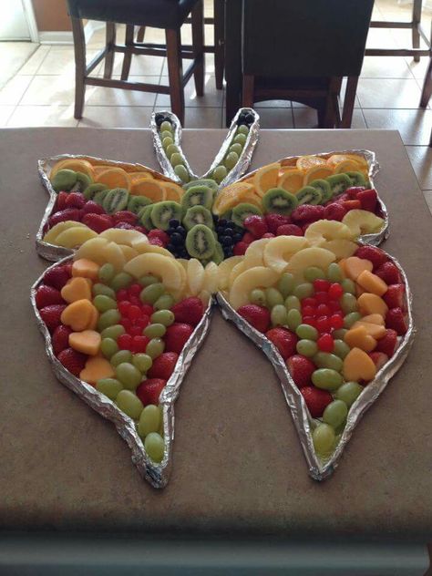 My attempt at the Butterfly Fruit Platter! Butterfly Fruit, Fruit Art Kids, Butterfly Food, Fruit Platter Designs, Fruit Creations, Healthy Halloween Snacks, Snack Platter, Rainbow Fruit, Christmas Fruit