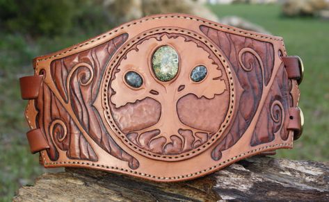 Just pretty tooling Kidney Belt, Leather Braclet, Leather Decoration, Wide Belts, Tooling Patterns, Leather Armor, Leather Gear, Leather Carving, Leather Crafts