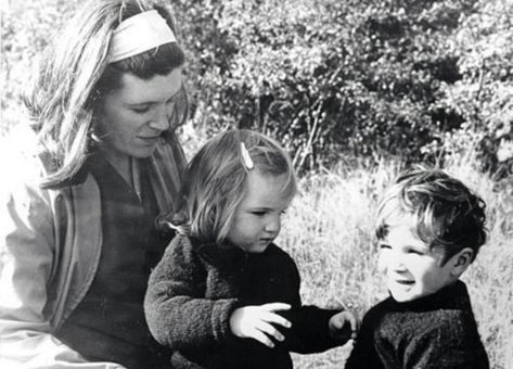 A baby Ralph with his mother and sister Martha Fiennes Martha Fiennes, Ralph Fiennes, On Tumblr, Actors, Couple Photos, Tumblr, Celebrities