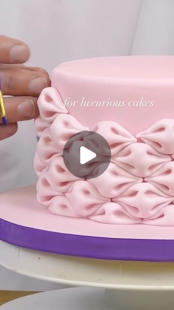 Fondant Cakes Designs, Fondant Cake Designs Ideas, Fondant Designs, Flower Sugar Cookies, Cake Tips, Fondant Cake Designs, Luxury Cake, Cake Topper Tutorial, Amazing Food Art