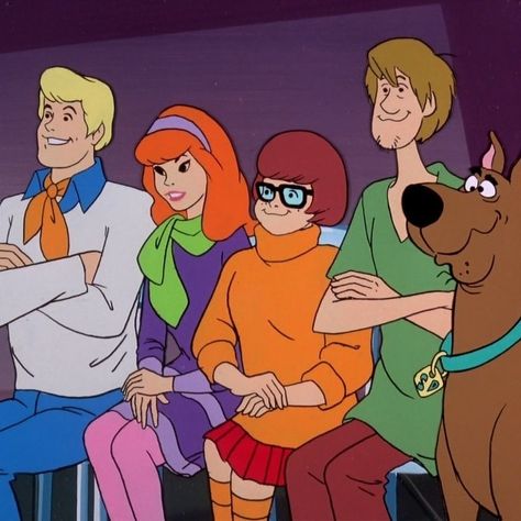 Scooby Doo Cartoon Characters, The Mystery Gang, Silly Group Halloween Costumes, Group Of 5 Cartoon Characters, Halloween Costumes Scooby Doo Gang, Scooby Doo Matching Pfp For 5, Scooby Gang Aesthetic, Scooby Fanart, Scooby Doo Polycule