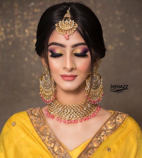 Indian Bride Eye Makeup, North Indian Bride, Bride Eye Makeup, Eastern Makeup, Bridal Nose Ring, Indian Bride Makeup, Bridal Photography Poses, Bengali Bride, Best Bridal Makeup