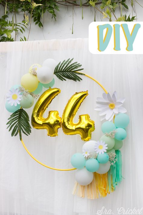 Video tutorial aro de globos decoración photocall #aro #globos #wreath #balloons #photocall 38th Birthday, Fiesta Tropical, Green Balloon, Mexican Party, Tropical Party, Manualidades Diy, Hula Hoop, Fiesta Party, Balloon Bouquet