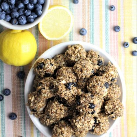 Blueberry Energy Balls, Lemon Energy Balls, Pumpkin Energy Balls, Health Benefits Of Almonds, Almond Benefits, Energy Ball Recipe, Freckle Face, Dried Blueberries, Protein Balls