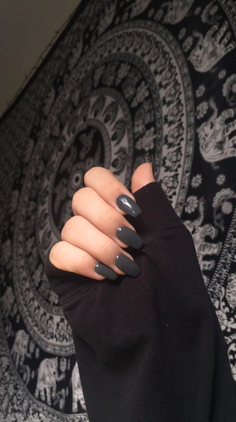 Dark Grey Nails, Grey Acrylic Nails, Grey Nails, Gray Nails, Black Nail, Acrylic Nails Coffin Short, Dark Nails, Minimalist Nails, Pretty Acrylic Nails