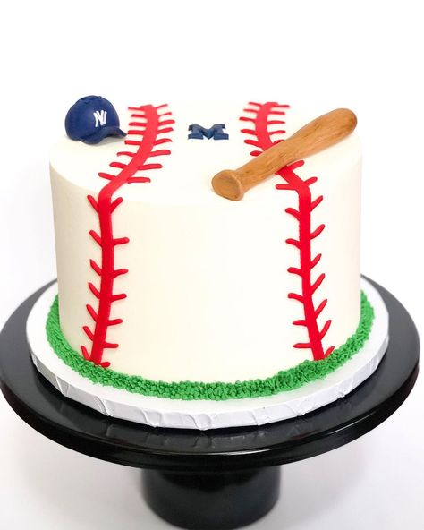 CUPCAKES & CONFETTI-ERIN | NJ on Instagram: “Baseball cake for a little boys 5th birthday. The cake is 4 layers of white cake filled and iced with vanilla buttercream and finished…” Small Baseball Cake, Baseball Cake Ideas, Baseball Theme Cakes, Baseball Birthday Cake, Boys 5th Birthday, Baseball Birthday Cakes, Baseball Theme Birthday, Baseball Cake, Friends Cake