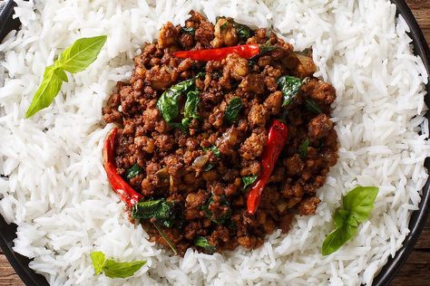 Thai Basil Chicken Stir-fry Recipe Is Yum In 15 Minutes (Pad Krapow Gai) | Thai Recipes | 30Seconds Food Thai Basil Beef Recipe, Basil Beef, Pad Krapow, Thai Basil Beef, Fried Basil, Thai Basil Chicken, Stir Fry Recipes Chicken, Eat Beef, Basil Chicken