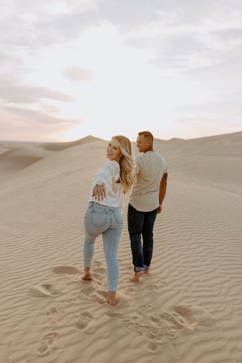 Sand Dunes Engagement Photos, Windy Hair, Engament Photos, Glamis Sand Dunes, Sand Dunes Photoshoot, Engagement Pictures Beach, Engagement Shoots Poses, Light Sunset, Wedding Engagement Pictures