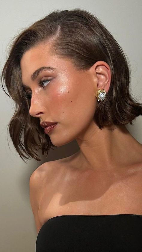 Elegantes Makeup, Dag Make Up, Mekap Mata, Faux Freckles, Flot Makeup, Smink Inspiration, Short Hair Trends, Chic Hairstyles, Penteado Cabelo Curto