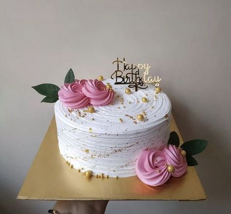 Simple Cake Designs For Women, One Layer Cake Design Birthdays, Whipped Cream Cakes Designs, Cake Design For Women Birthday, Simple Whipped Cream Cake Design, Pretty Birthday Cakes For Women Simple, Fondant Birthday Cakes For Women, Buttercream Cake Designs Birthday Women, Simple Birthday Cake Designs For Women