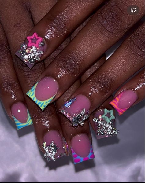 Short Bling Set Nails, Short Acrylic Nails Dramatic, School Design Nails, Short Acrylic Junk Nails, Nails Acrylic Blue And Pink, Short Square Junk Nails, Short Freestyle Nails With Charms, Junk Nails Short Duck, Summer Duck Nails Acrylic