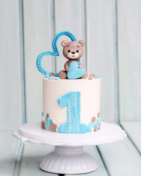 Torte Za Prvi Rodjendan Za Decake, Rođendanske Torte, Birthday Cake Crown, Boys First Birthday Cake, 1st Birthday Cakes, Baby Birthday Cakes, Baby Cakes, Pretty Birthday Cakes, First Birthday Cakes