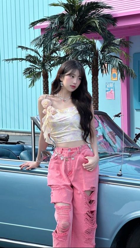 w🐰ny✨️🩷 Wonyoung Outfit Casual, Ive Outfits, Wonyoung Outfit, Cr7 Jr, Kpop Hair, Stylish Celebrities, 사진 촬영 포즈, Friend Poses Photography, Girl Inspiration