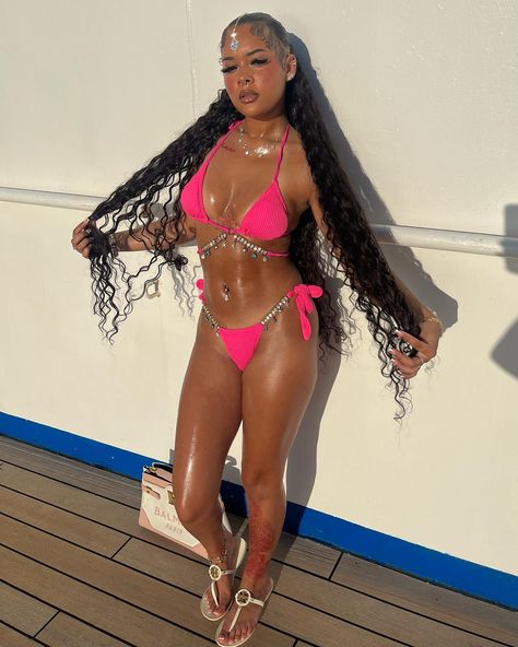 Turks & Caicos 🇹🇨 It’s always sunnier on this side. P.S this- Straight from the camera roll.. If a hoe tell you different tell her show you proof & i’ll cashapp her a rack right now kmsllllll #bitchijustlookthisgood #youcouldntpaytolookthisway #turksandcaicos Turks Caicos, Tell Her, Turks And Caicos, Camera Roll, Sunnies, Right Now, Quick Saves