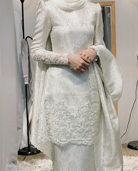 Baju Kurung Moden Style, Malay Wedding Dress, Muslim Wedding Gown, Nikah Outfit, Baju Kahwin, Muslimah Wedding Dress, Nikah Dress, Muslimah Wedding, Hijab Wedding Dresses