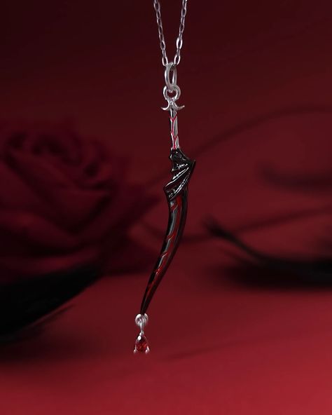 🐍🌙Little Serpents, what do you think about our Oraya’s Poisoned Dagger? 🗡️ This is one of my favorite piece of jewels from 𝕿𝖍𝖊 𝕾𝖊𝖗𝖕𝖊𝖓𝖙 𝖆𝖓𝖉 𝖙𝖍𝖊 𝖂𝖎𝖓𝖌𝖘 𝖔𝖋 𝕹𝖎𝖌𝖍𝖙 officially licensed collection by @carissabroadbentbooks 💕 Would you wear it as necklace or hoops earring? #theserpentandthewingsofnight #carissabroadbent #oraya #littleserpent #crownsofnyaxia #bookish #booksbooksbooks #bookstagram #booklover The Serpent, The Wings, Book Lovers, You Think, My Favorite, This Is Us, Hoop Earrings, How To Wear