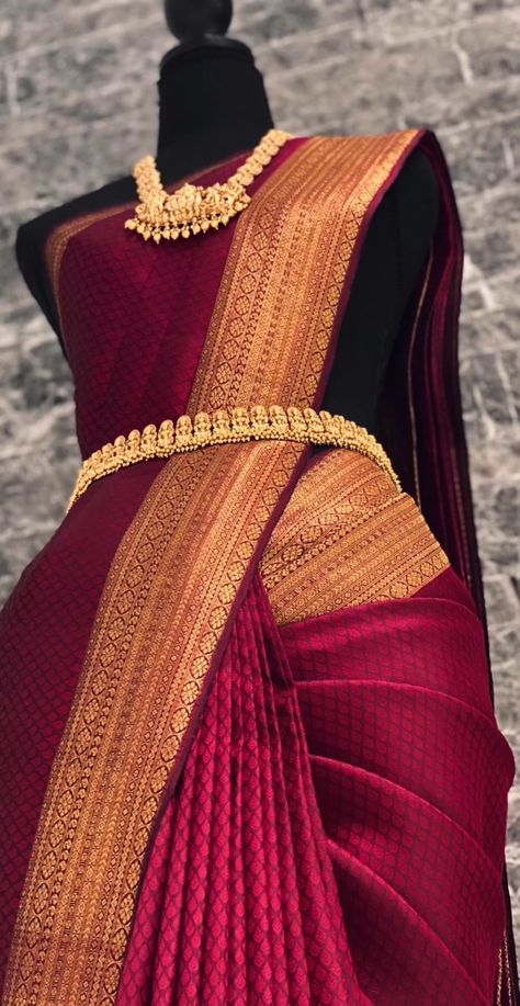 Saree Wearing Styles, Simple Saree Designs, Asian Bridal Dresses, Anarkali Dress Pattern, Fashionable Saree Blouse Designs, Wedding Saree Collection, Fancy Sarees Party Wear, Desi Fashion Casual, Simple Sarees