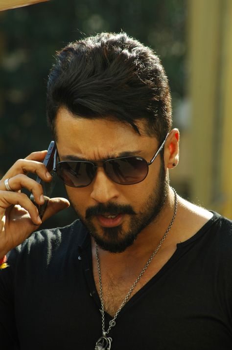 Anjaan Surya, Allu Arjun Wallpapers, Raju Bhai, Surya Actor, Ajay Devgan, South Hero, Allu Arjun Images, Photo Mood, Prabhas Pics