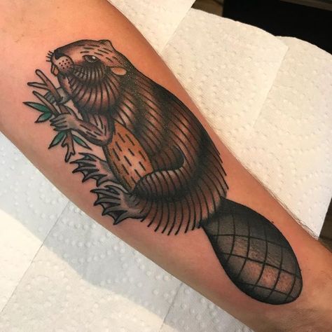 Traditional Turkey Tattoo, Beaver Tattoo Design, Beaver Tattoo, Old Traditional Tattoo, Turkey Tattoos, Tattoos For Lovers, Simple Tattoo Designs, American Tattoos, Simple Tattoo