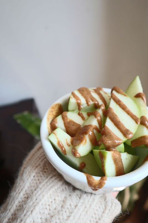 Snacks To Make, Healthy Recipies, Almond Butter, Nom Nom, Apples, Healthy Snacks, Almond, Healthy Eating, Food And Drink