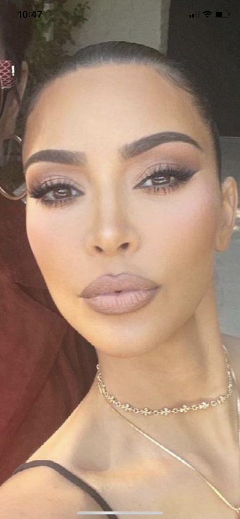 Kim Kardashian Eyelashes, Kim Kardashian Eyebrows, Kim Kardashian Makeup Looks, Kim K Makeup, Estilo Kim Kardashian, Evening Eye Makeup, Kardashian Makeup, Kardashian Beauty, Kim Kardashian Makeup