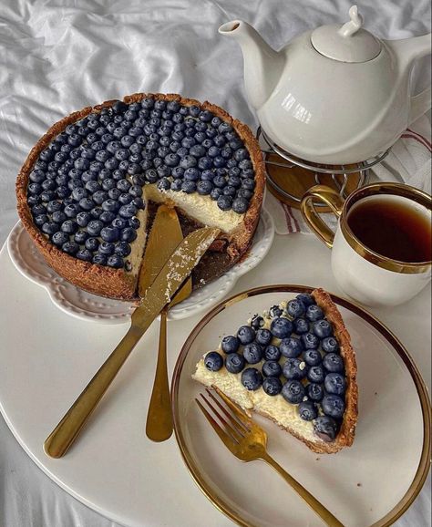 See more on our Instagram Baking Astethic, Food Astethic, Black Money, Blueberry Desserts, Blueberry Cake, Blueberry Cheesecake, Läcker Mat, Food Is Fuel, Guilty Pleasure