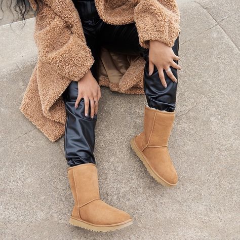 A Love Letter to My UGGs, the Most Faithful Member of My Shoe Closet How To Style Ugg Boots, Uggs Classic, Ugg Ugg, Blue Suede Boots, Ugg Boots Classic Short, Ugg Booties, Ugg Tasman Slippers, Lug Boots, Classic Ugg Boots