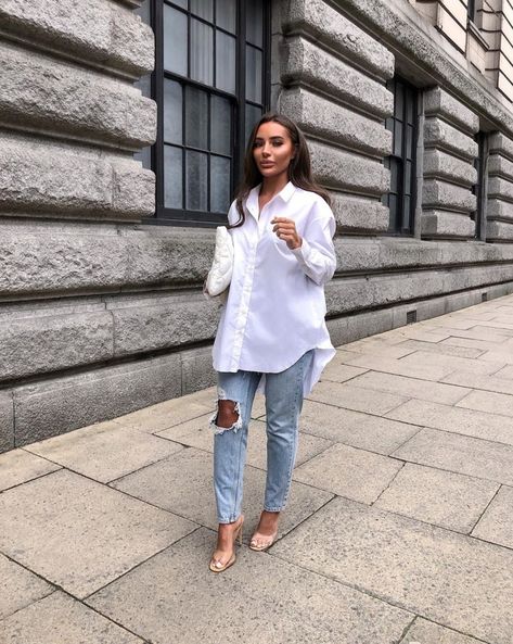 Jean And White Shirt Outfit, Shirt Summer Outfit, Minimal Stil, White Shirt Outfits, Jeans Rock, Casual Chic Style, Mode Inspiration, Minimal Fashion, Outfits Casuales