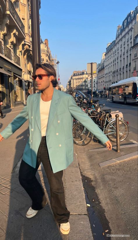 90s Blazer Outfit, Parisian Men, Men Street Style, 90s Blazer, Blazer Street Style, Mens 90s, Blazer Outfit, Street Style Outfits Men, Mens Fashion Inspiration