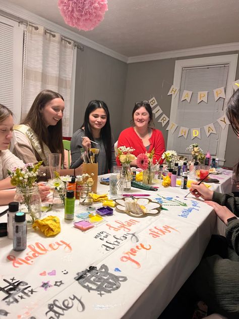 Tote Bag Painting Party, Painting Tote Bags, Tote Bag Painting, Bag Painting, Room Painting, Painted Tote, Painting Party, Paint Party, Sweet 16